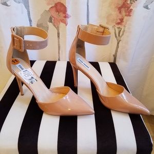 Womens 11 Steve Madden Nude Pumps with Ankle Strap